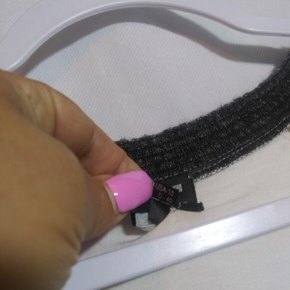 Tricot Chic Knit Cream and Black Long Sleeve Graphic Top Odd Art Luxury Size 10 - Picture 11 of 15